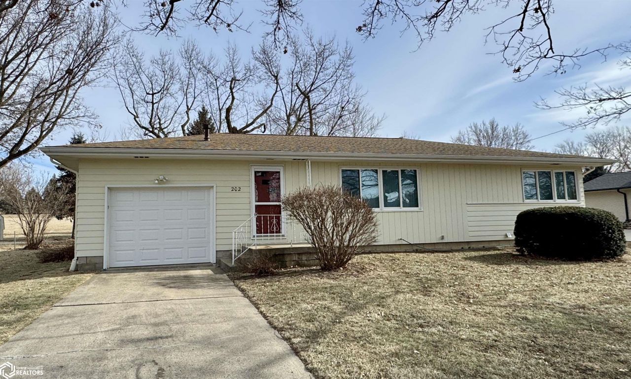 202 E Division St N, Audubon, IA 50025 Main Photo