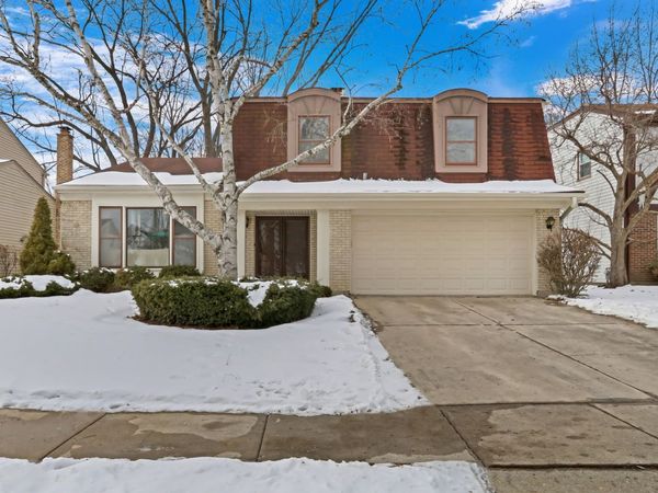 1234 Devonshire Road, Buffalo Grove, IL 60089