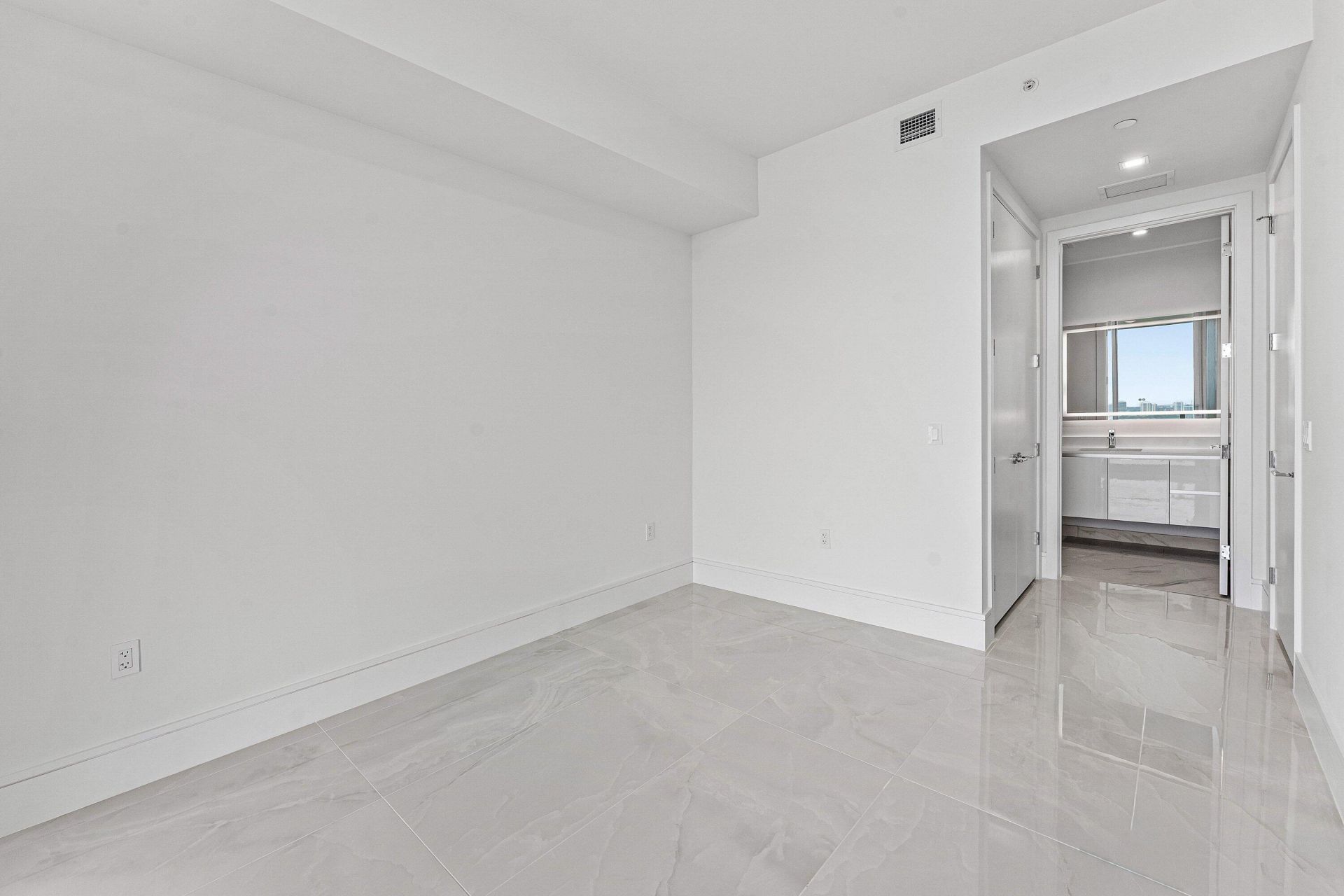 220 Lake Shore Drive, Unit 2005, Lake Park, FL 33403 Photo