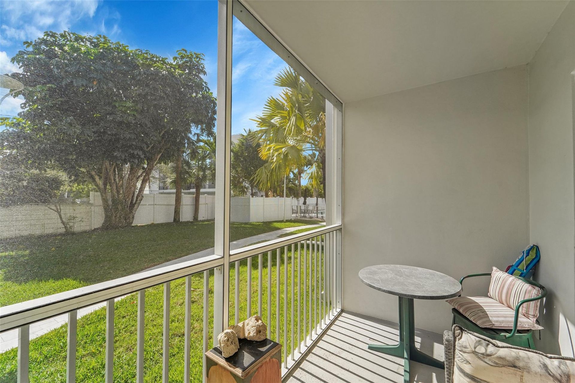 1439 S Ocean Boulevard, Unit 105, Lauderdale by the Sea, FL 33062 Photo