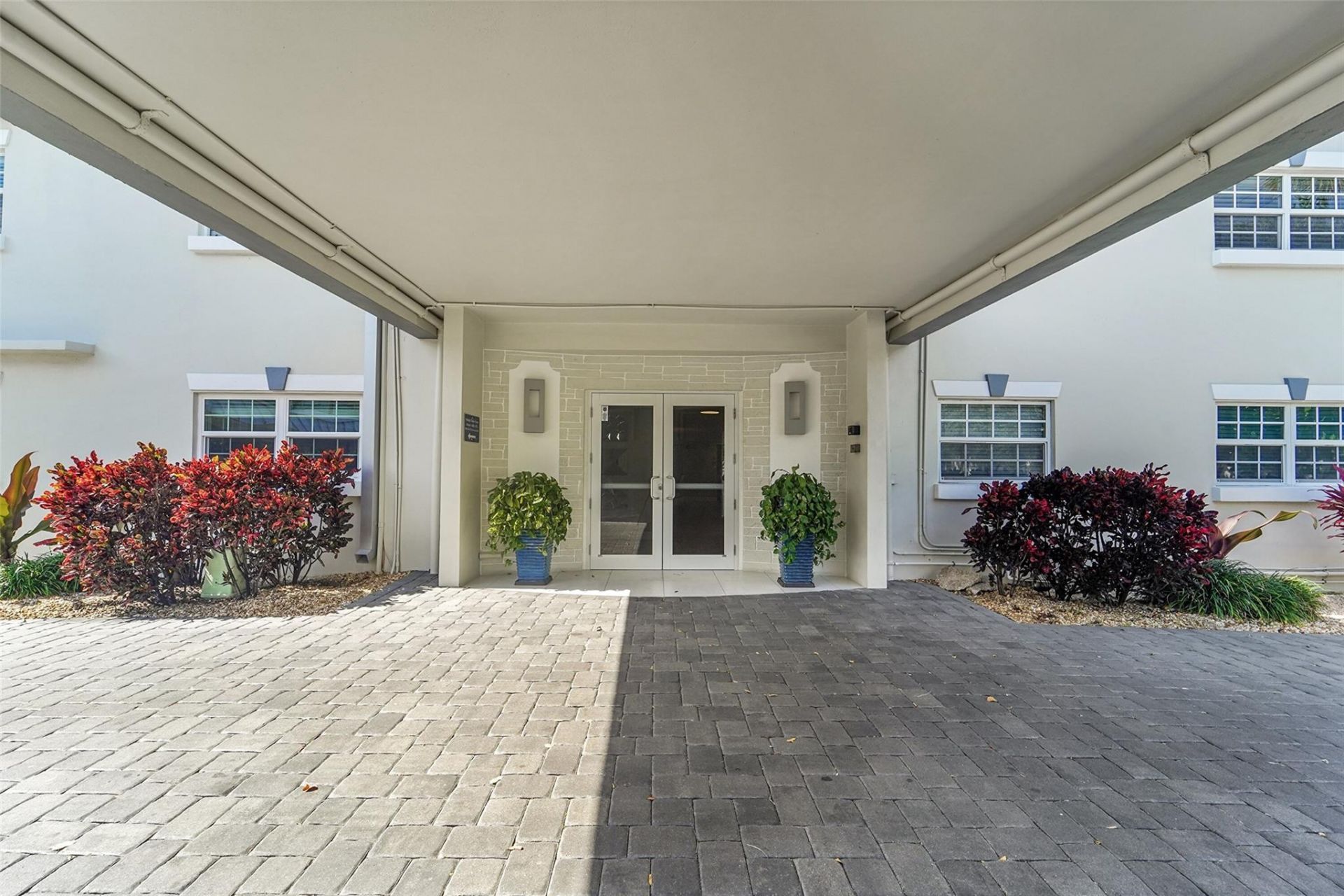 1439 S Ocean Boulevard, Unit 105, Lauderdale by the Sea, FL 33062 Photo