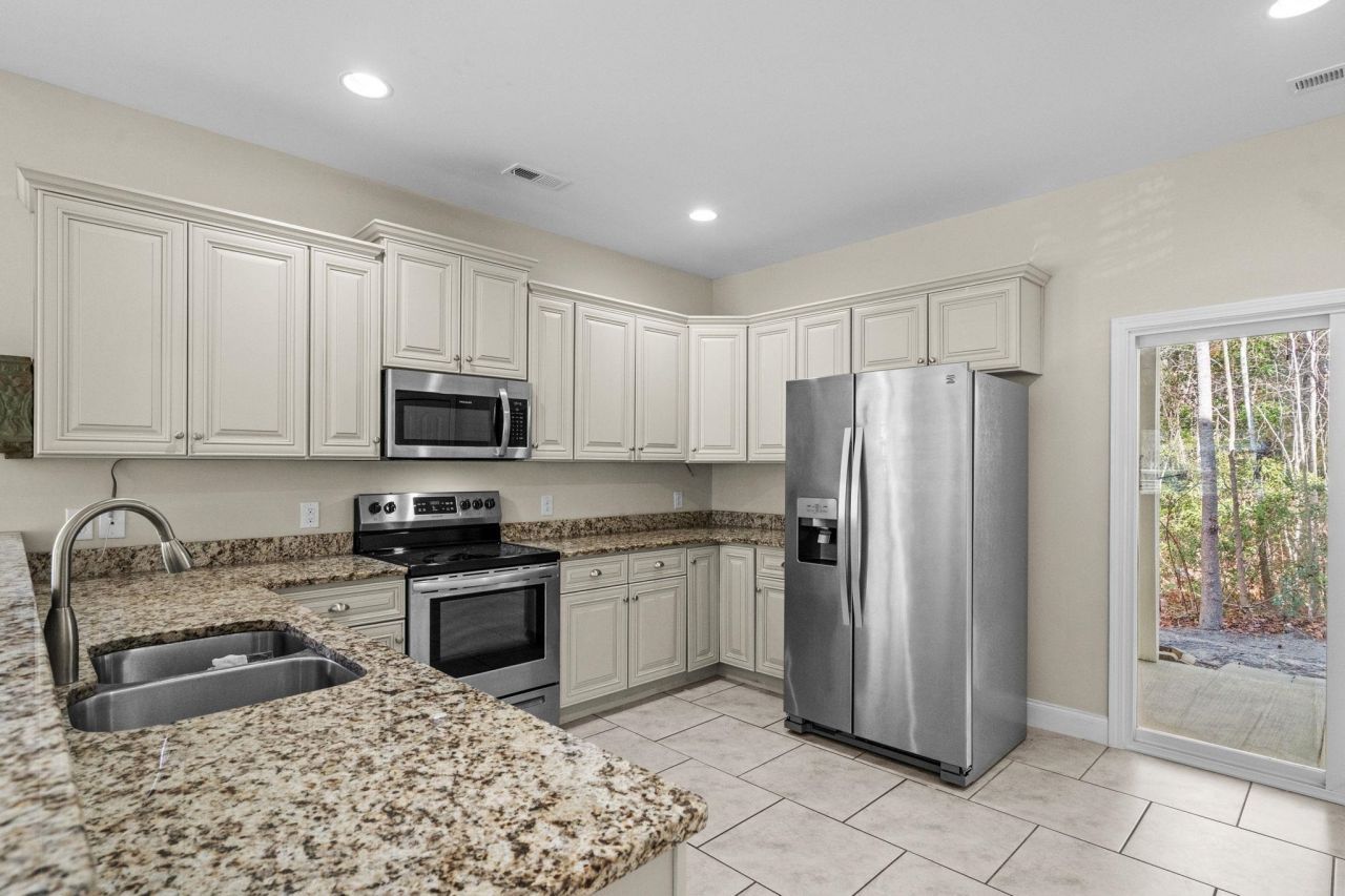 1086 Dinger Ct. Photo 15