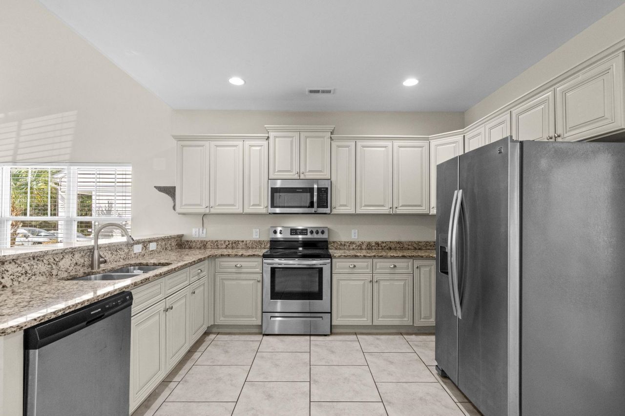 1086 Dinger Ct. Photo 17