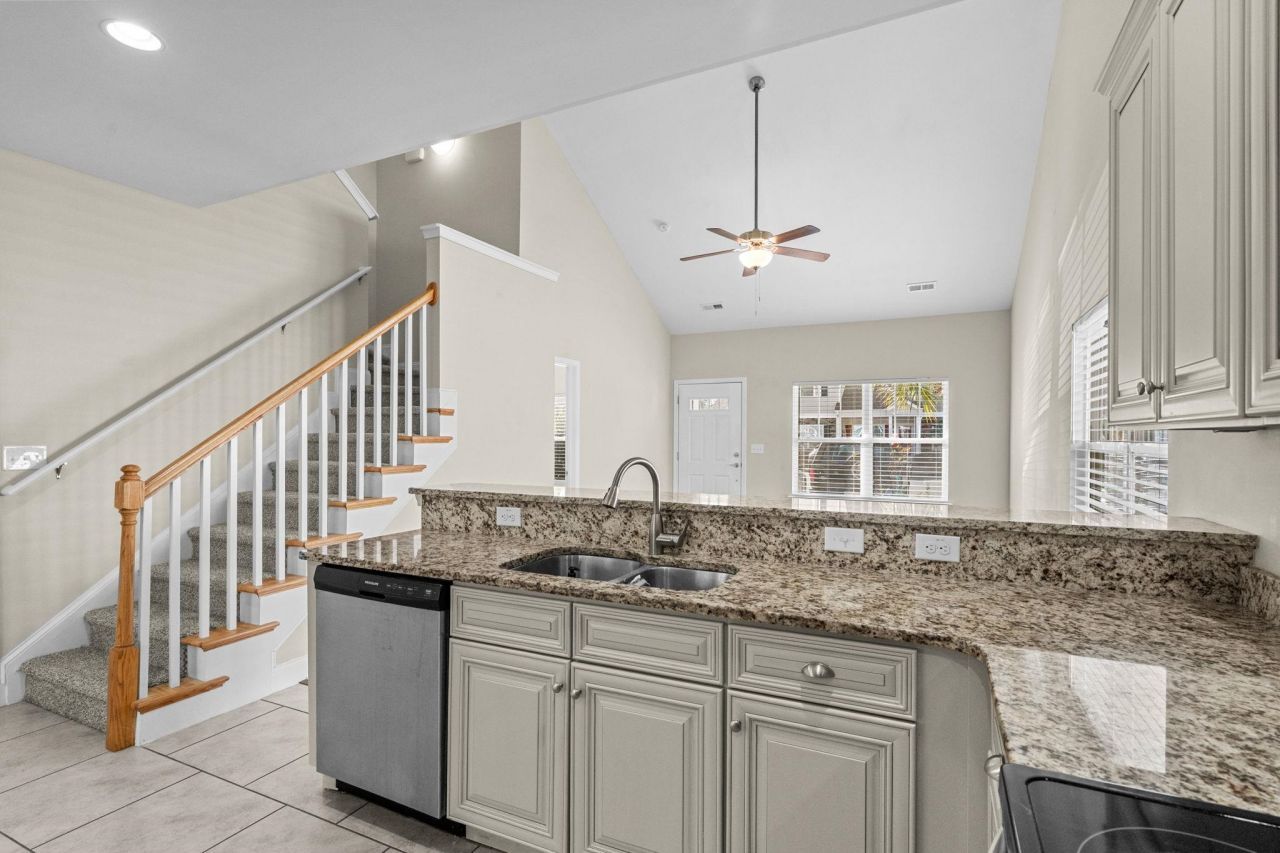 1086 Dinger Ct. Photo 19