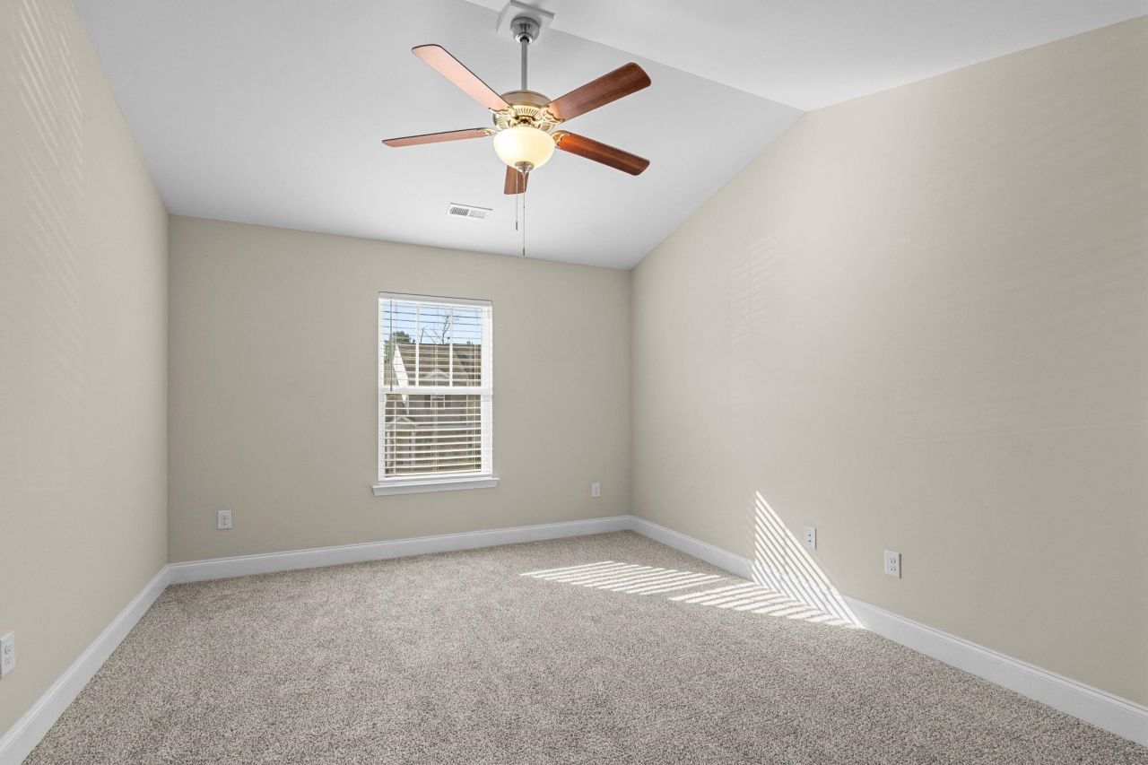 1086 Dinger Ct. Photo 25