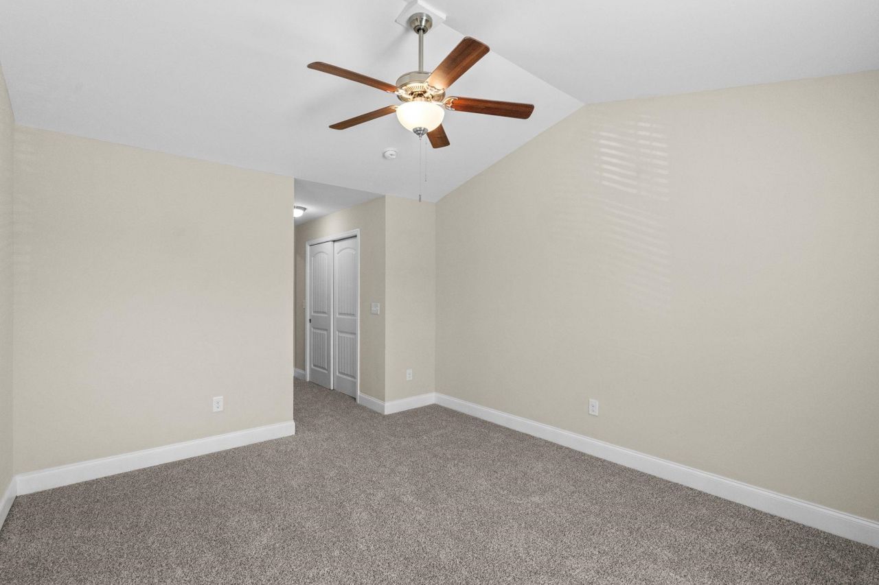 1086 Dinger Ct. Photo 26