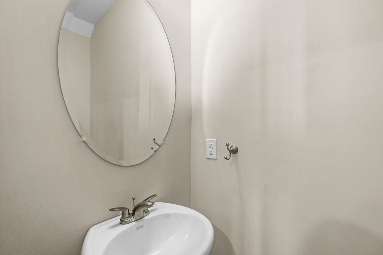 1086 Dinger Ct. Photo 30