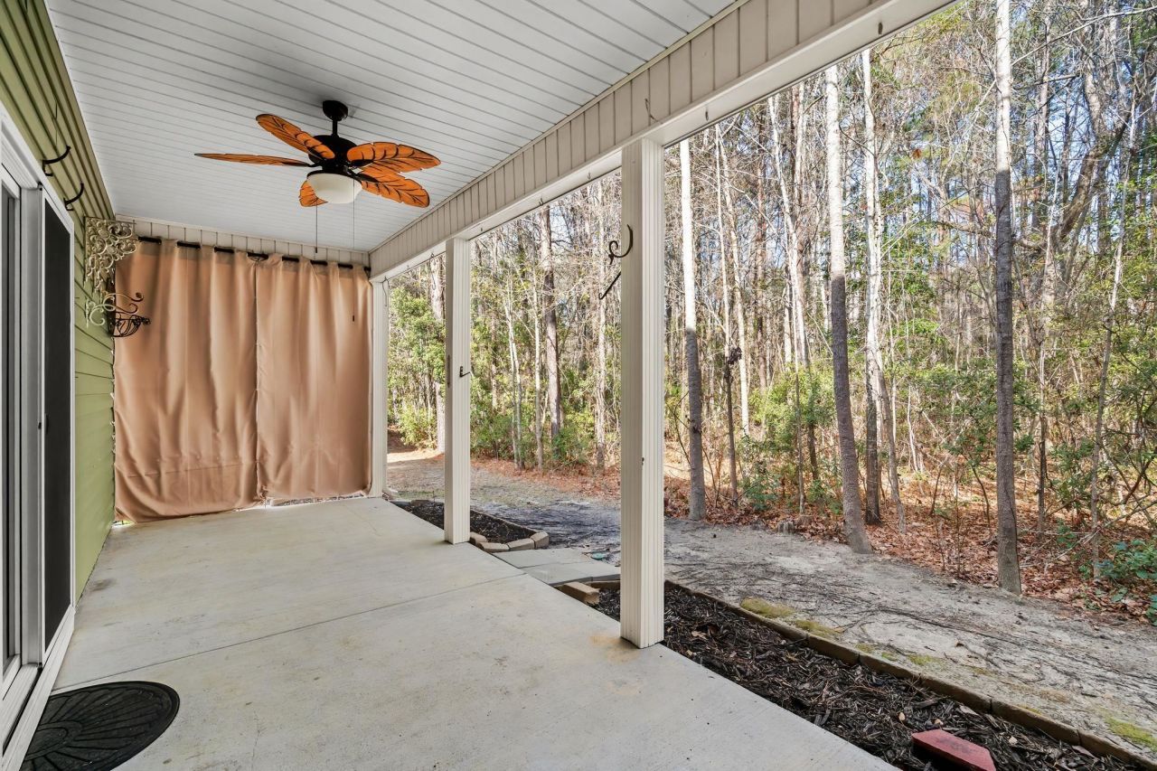 1086 Dinger Ct. Photo 34