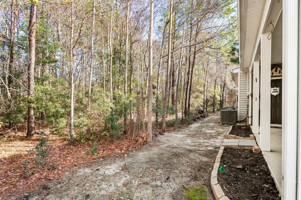 1086 Dinger Ct. Photo 35