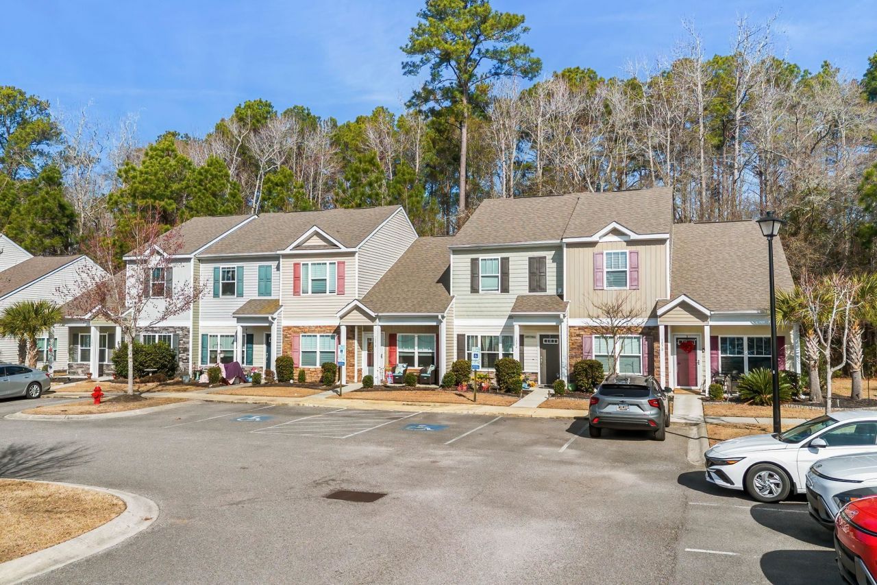 1086 Dinger Ct. Photo 39