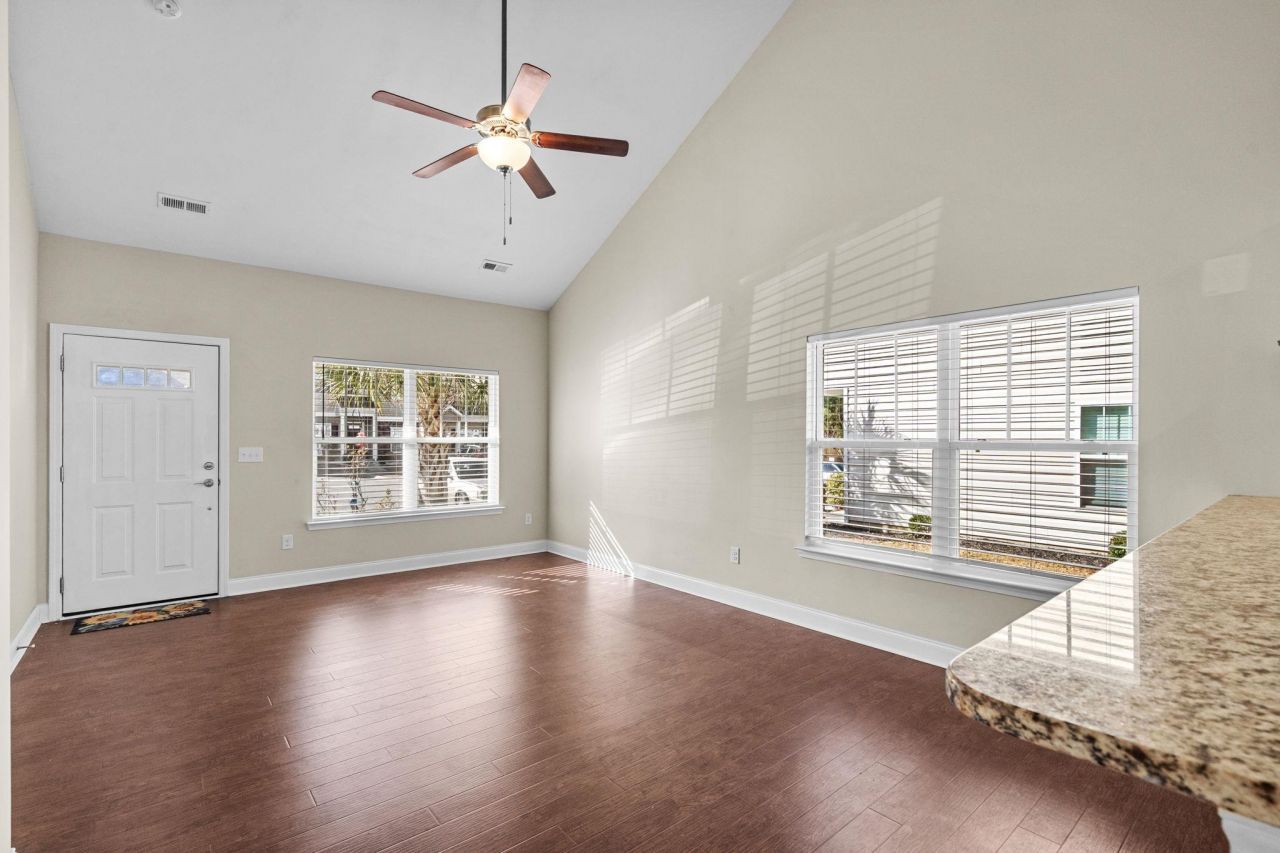 1086 Dinger Ct. Photo 7