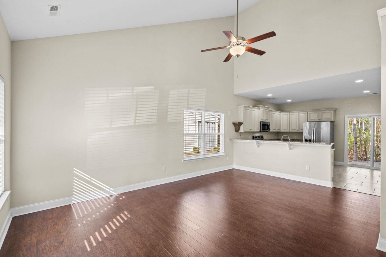 1086 Dinger Ct. Photo 8