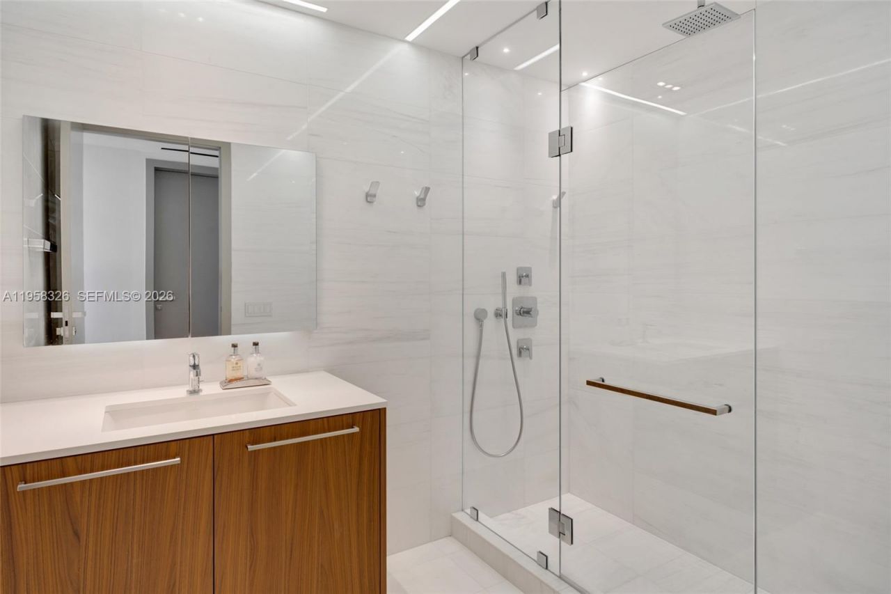 350 Ocean Dr, Unit 701N, Key Biscayne, FL 33149 Photo