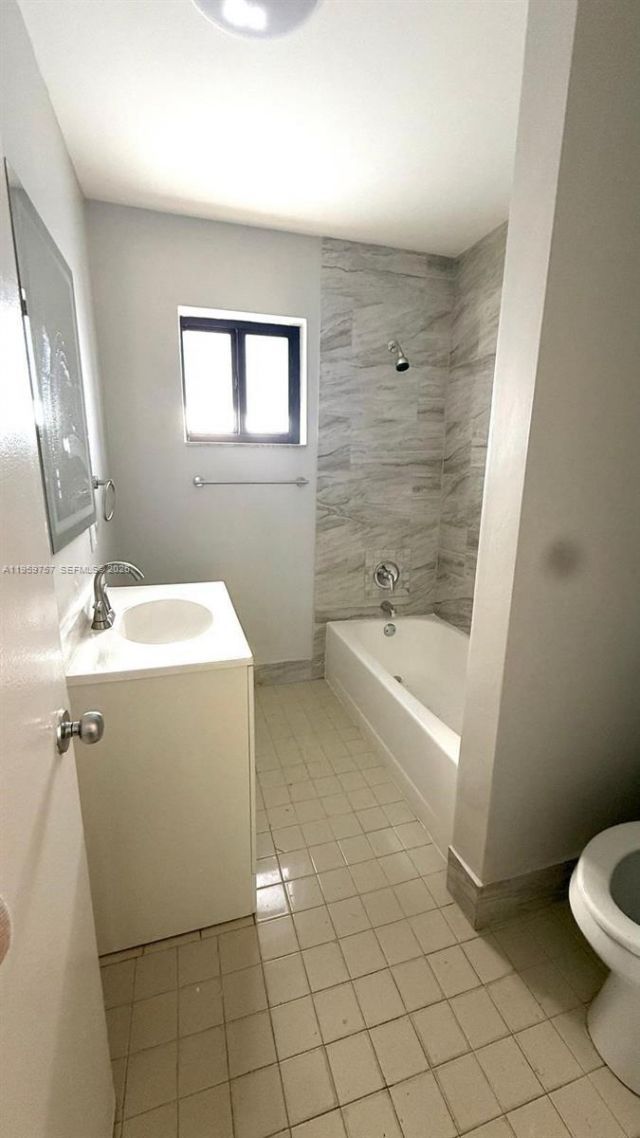 110 SW 108th Ave, Unit H1, Sweetwater, FL 33174 Photo