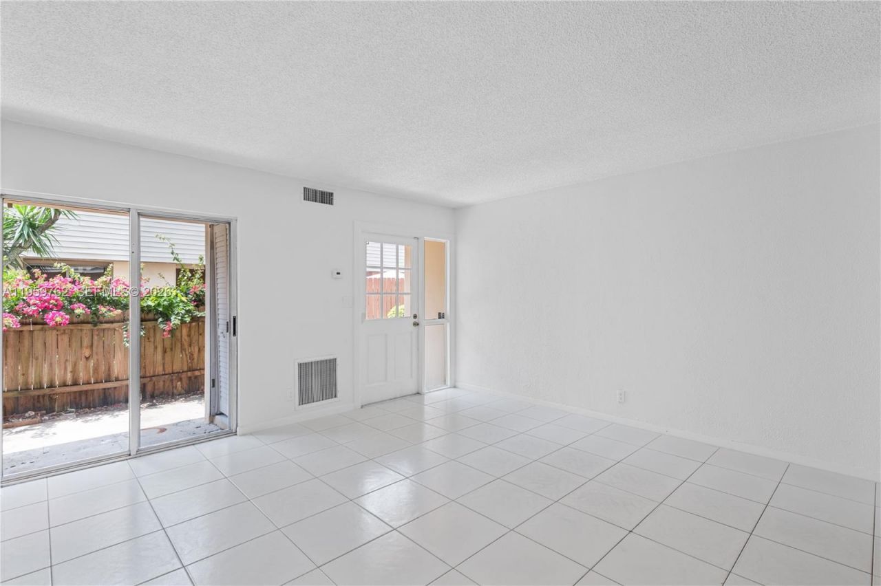 6603 Winfield Blvd, Unit B2, Margate, FL 33063 Photo