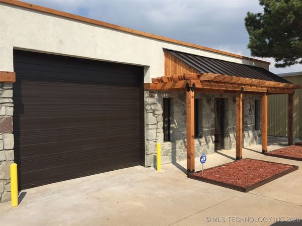 517 S Cherokee Street , Catoosa, OK 74015