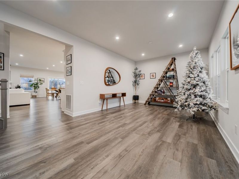 6162 James Drive, Lorain, OH 44053 Photo 4