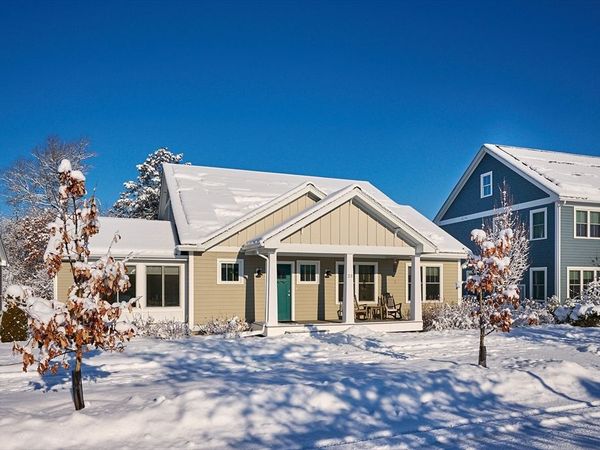 23 Ford Crossing, Northampton, MA 01060