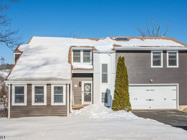 15 Sachem Rd, Jefferson, NJ 07849