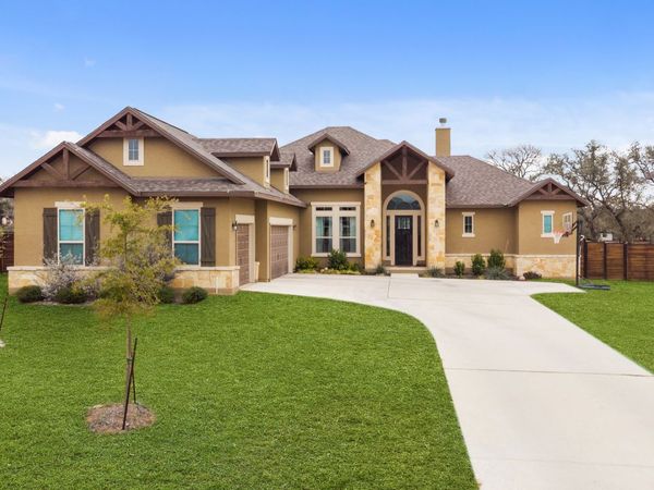 527 James Way, Castroville, TX 78009