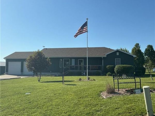 2915 Oak Hill Road, Vassar, KS 66543