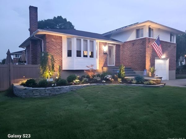 129 Stephen Street, Levittown, NY 11756