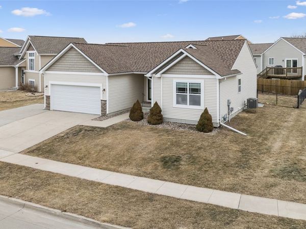 3306 Hawthorn Drive SW, Bondurant, IA 50035