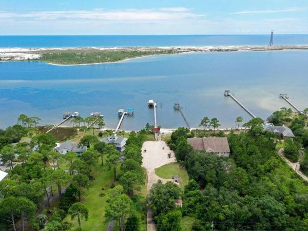 492 Parish Boulevard, Mary Esther, FL 32569