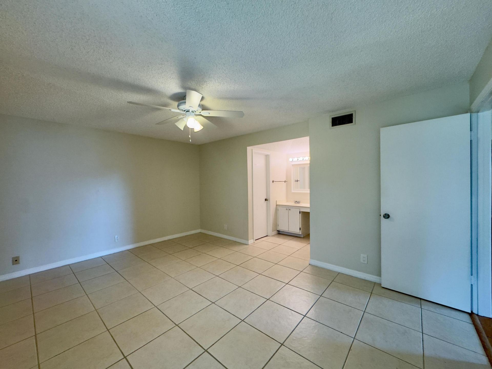 2800 Fiore Way, Unit 201, Delray Beach, FL 33445 Photo
