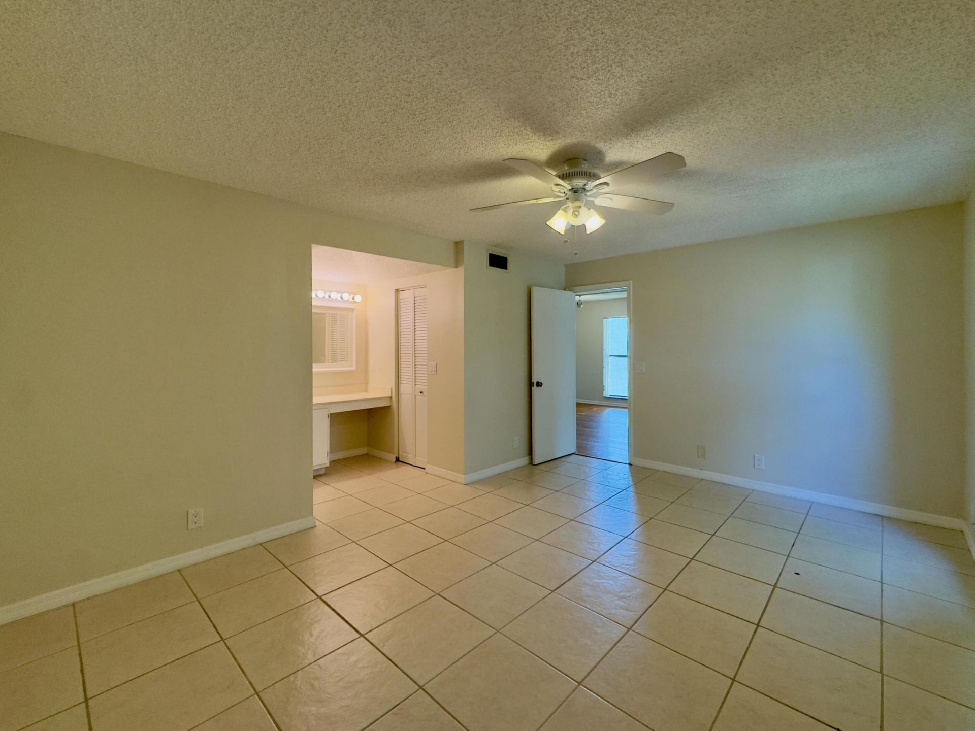 2800 Fiore Way, Unit 201, Delray Beach, FL 33445 Photo