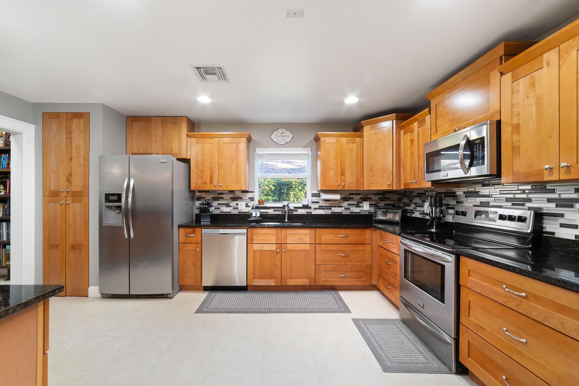 1045 Raintree Lane, Wellington, FL 33414 Photo