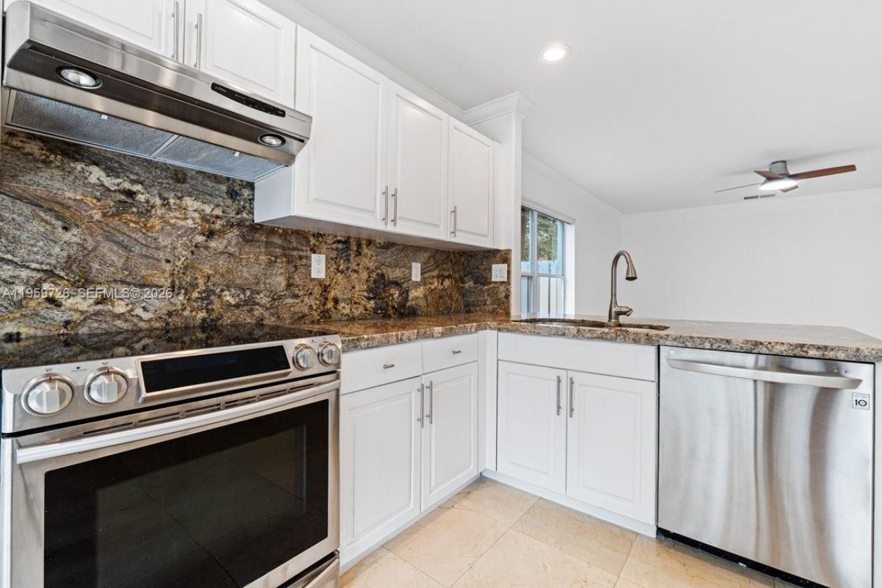 4978 SW 35th Ter, Hollywood, FL 33312 Photo