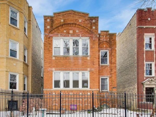 2036 W Farragut Avenue, Chicago, IL 60625
