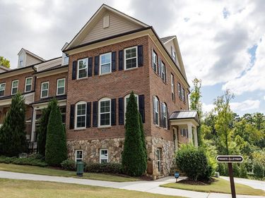910 Wake Towne Drive, Raleigh, NC 27609