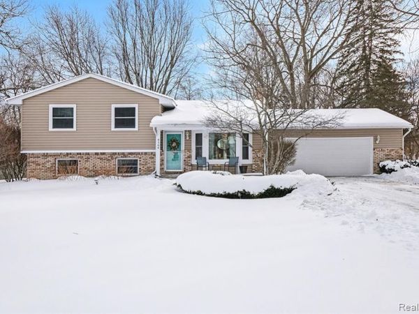 4164 Lake Knolls Drive, Oxford Twp, MI 48371