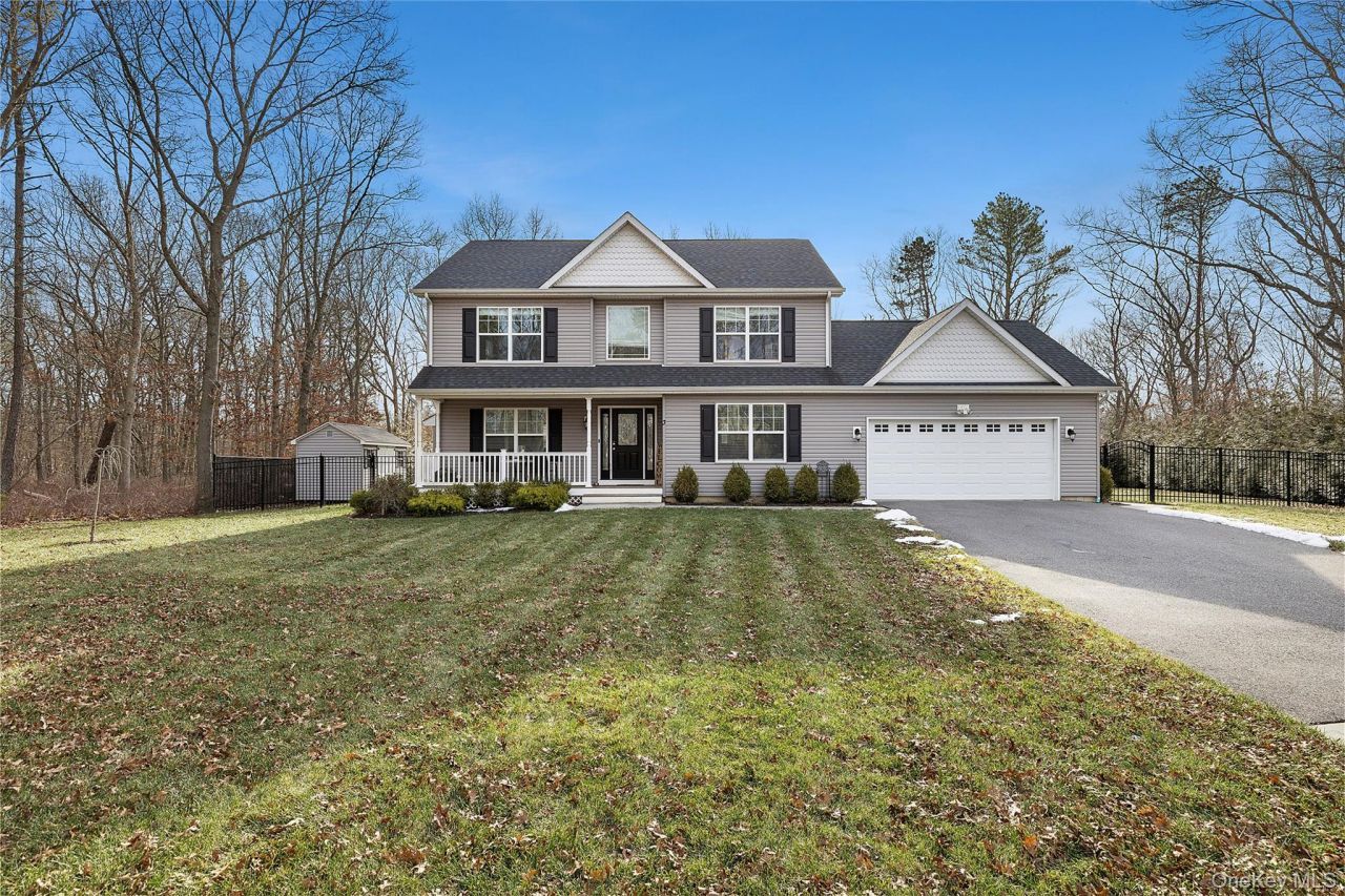 3 Lincoln Avenue, Manorville, NY 11949 Main Photo