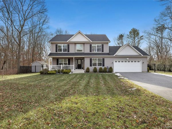 3 Lincoln Avenue, Manorville, NY 11949