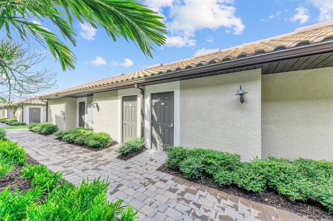5685 Palmer Circle, Unit 105, Bradenton, FL 34211 Photo