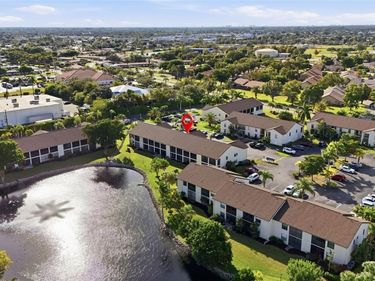 9270 LAKE PARK DRIVE, Unit 201, FORT MYERS, FL 33919