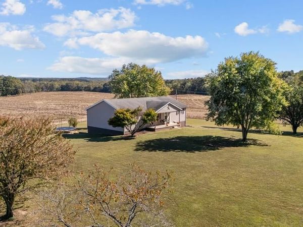 365 Little Benton Rd, Mansfield, TN 38236