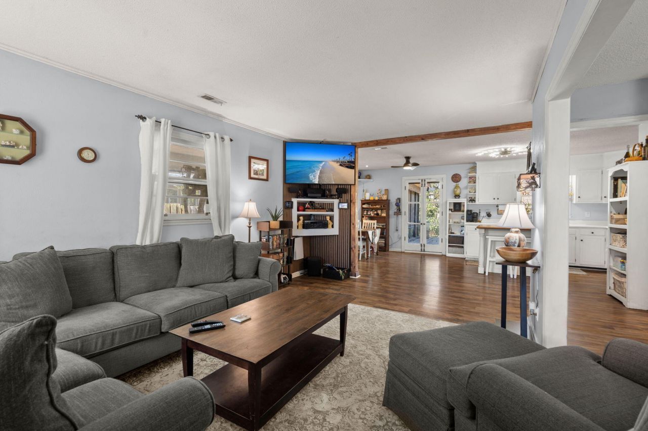 2138 Clayton Street Photo 4