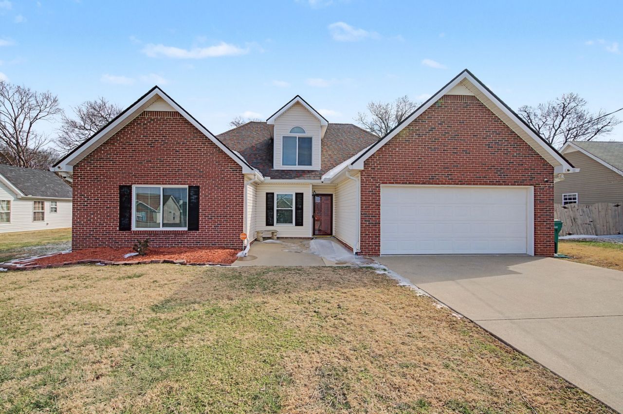 2247 Rosecran Cir La Vergne, TN 37086