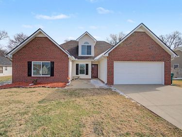 2247 Rosecran Cir, La Vergne, TN 37086