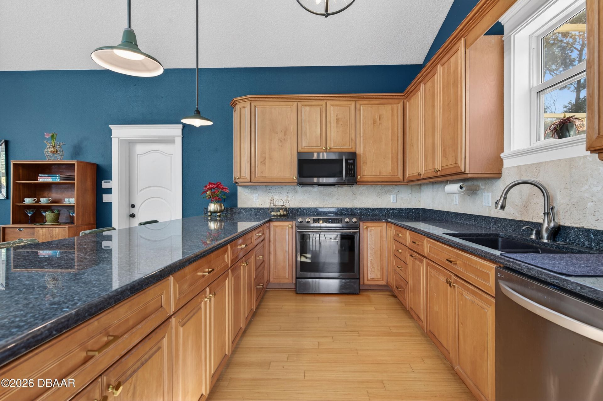 615 Art Center Avenue, New Smyrna Beach, FL 32168 Photo