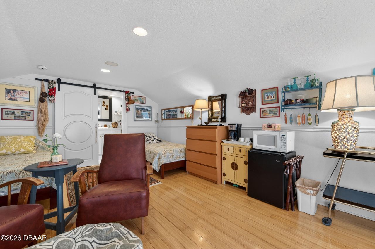 615 Art Center Avenue, New Smyrna Beach, FL 32168 Photo