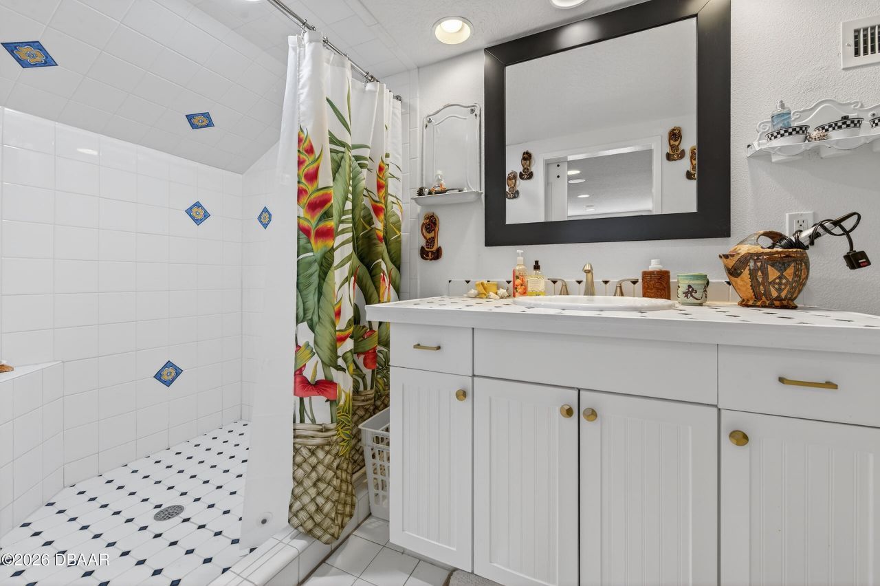 615 Art Center Avenue, New Smyrna Beach, FL 32168 Photo