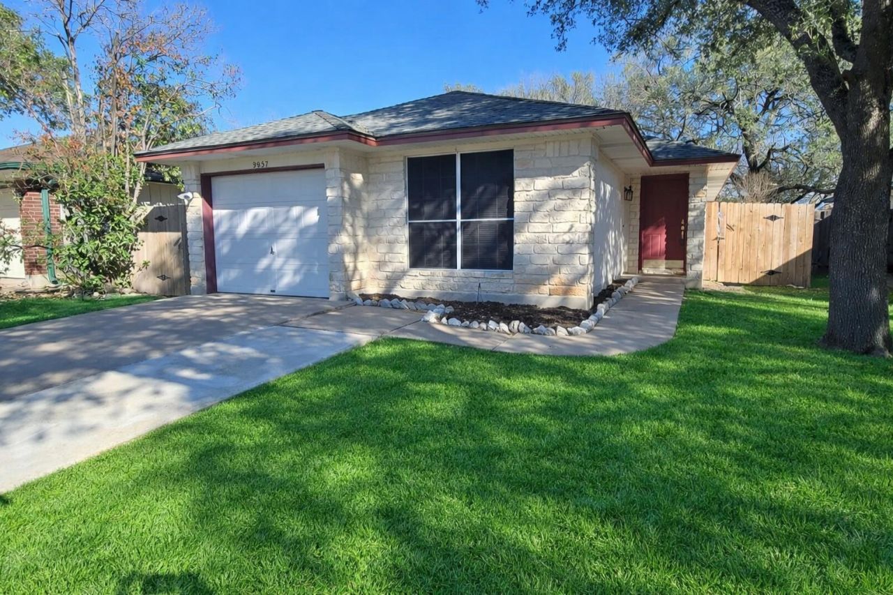 9057 Vigen Cir, Austin, TX 78748 Main Photo