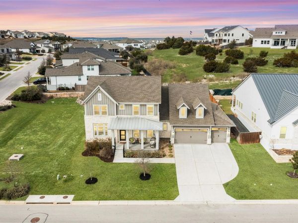 121 Starfire DR, Dripping Springs, TX 78620