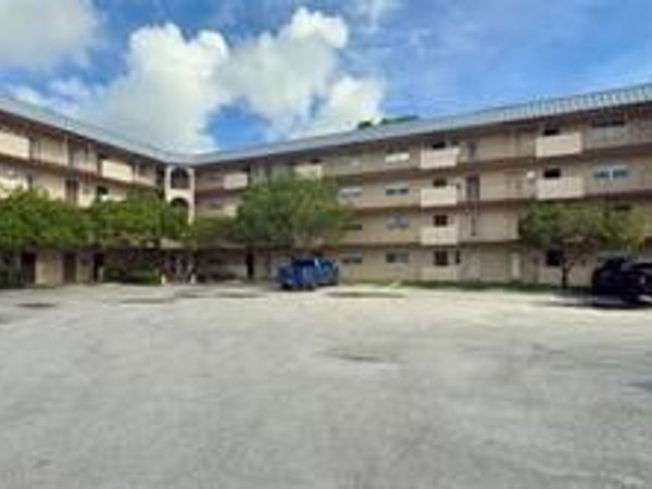6201 N Falls Circle Drive, Unit 206, Lauderhill, FL 33319