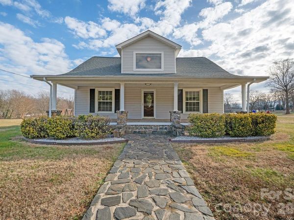 1244 21st Street NE, Hickory, NC 28601